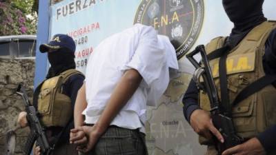 La semana pasada, FNA atrapó un estudiante en Tegucigalpa que se dedicaba a extorsionar negocios y transportistas durante el recreo.