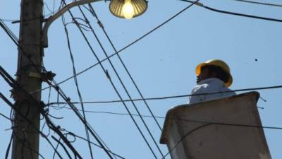 La energía se suspenderá en varias zonas de San Pedro Sula este martes.