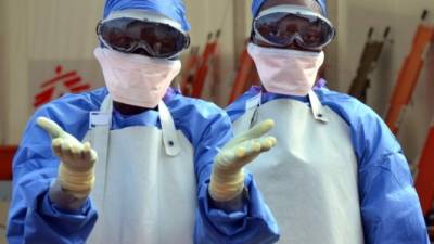 Se deben tener un control en el cuido de un paciente con ébola.