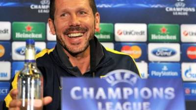 Diego Simeone, sonríe durante la conferencia de prensa.