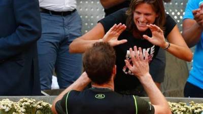 Amélie Mauresmo es una tenista profesional retirada nacida en Saint-Germain-en-Laye.