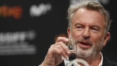 Directores como Phillip Noyce ('Dead Calm'), los primeros ministros de Nueva Zelanda y Australia, Christopher Luxon y Anthony Albanese, y actores como Toni Collette y Joel Tobeck han recordado a Sam Neill, fallecido hoy a los 78 años, como un caballero y un actor profundamente sensible.