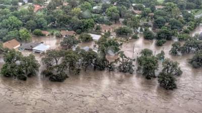 Las torrenciales lluvias en el norte de Texas han dejado severas pérdidas económicas y al menos cuatro personas desaparecidas, informaron medios locales.