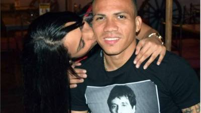 Arnold Peralta estaba casado con Vanessa Oliva y dejó una bebé de cuatro meses.
