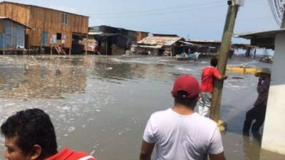 El Mar de Fondo también conocido como marejada es un oleaje continuo y elevado que es generado por el viento que provocan las tormentas en el Pacífico.