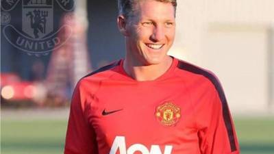 Bastian es llamado a comandar el mediocampo del cuadro que dirige Louis van Gaal.