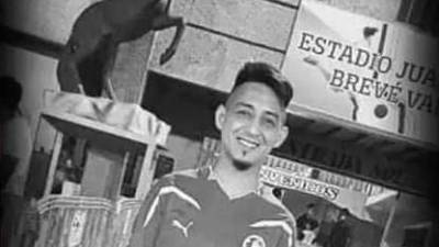 Fotografía en vida de Denis Miranda Sarmiento, miembro de la Ultrafiel asesinado en Choloma.