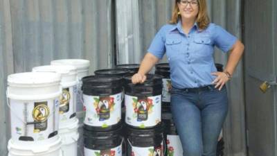 Jhoan Kryztabeth Flores ha reafirmado su liderazgo como emprendedora social por medio de diferentes proyectos.