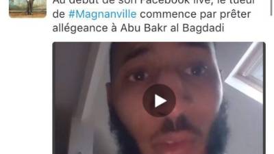 El periodista David Thomson, corresponsal para Radio Francia Internacional mostró en su twitter lo que hizo el terrorista.