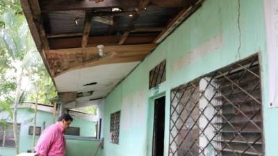 El edificio del centro de salud José Inés Rápalo se cae a pedazos. La alcaldía buscafondos para construir uno nuevo. Se quejan del desinterés del Gobierno.