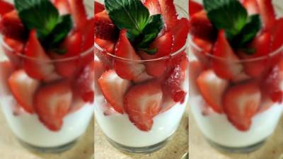 Para servir decore el postre con hojas de menta.