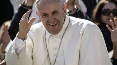 El papa Francisco viajará a Cuba durante su próximo viaje a Estados Unidos, previsto para finales de septiembre, confirmó hoy el portavoz vaticano, Federico Lombardi.