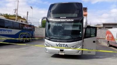 Hombres encapuchados y armados interceptaron el autobús que trasladaba a los pasajeros hacia la ciudad de San Fernando, en Tamaulipas./Reforma.