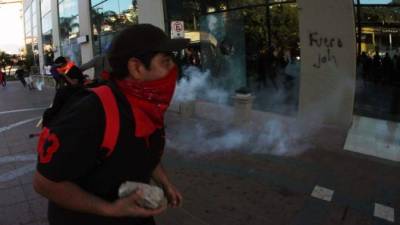 La manifestación realizada ayer en Tegucigalpa por simpatizantes de la Alianza de Oposición se tornó violenta.