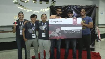 Los seis jóvenes emprendedores recibirán 12 semanas de asesoría para pulir su idea de negocio. Fotos: A. Izaguirre