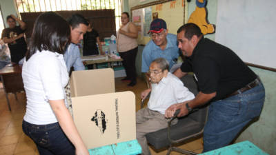Don Servando Sierra tiene 104 años de edad y no faltó a participar en las elecciones generales de Honduras.