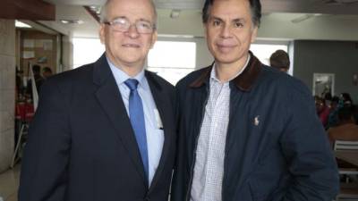 Jaime Villegas y José Mejía momentos de salir del país.