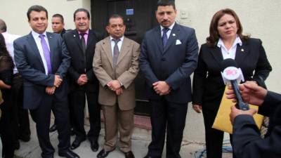 Los consejeros también se sometieron al detector de mentiras.