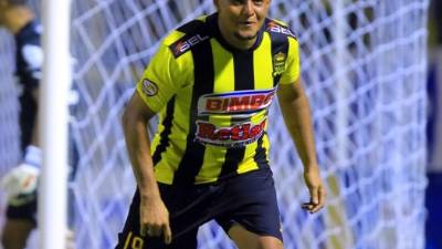 Sergio Mendoza supo aprovechar la oportunidad de jugar como contención.