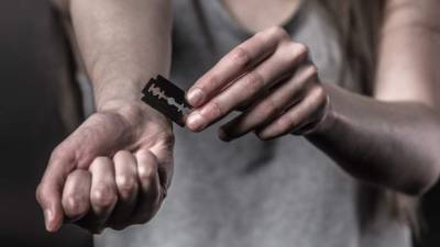 Jóvenes canalizan su frustración autolesionándose.