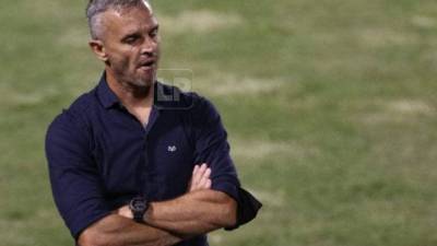 El Olimpia anunció el despido del entrenador Pablo Lavallén e inmediatamente las redes sociales explotaron. La mayoría está de acuerdo con la salida, pero otros también cuestionan a los jugadores del cuadro albo.