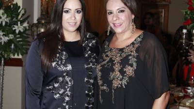 La novia Diana Paola Caraccioli Cardona y su madre Diana Caraccioli