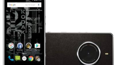 Kodak otorgó la licencia de su marca para que otra compañía fabricase un dispositivo que parece más cámara que teléfono, pero se las arregla para combinar ambas cosas.