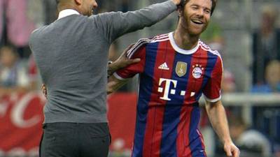 Pep Guardiola está contento con el trabajo de Xabi Alonso.