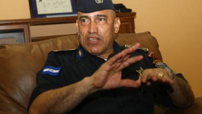 El exdirector Juan Carlos Bonilla dijo que no recibió el respaldo necesario.