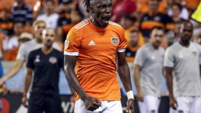 El Houston Dynamo de la MLS anunció que el delantero hondureño Alberth Elis seguirá en el club para la próxima temporada.