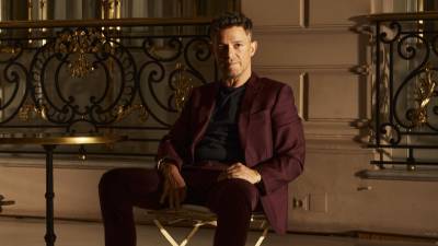 El cantante español Alejandro Sanz expone su vida privada en la canción 'Palmeras en el jardín', con la que abre una nueva etapa tras otra en la que, reconoce, venía de no tratarse demasiado bien, sobre todo en lo personal.