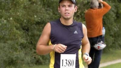 Foto del copiloto Andreas Lubitz mientras participa en una carrera durante la celebración de Aerportrace en Hamburgo (Alemania) EFE