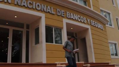 La Comisión Nacional de Bancos y Seguros.