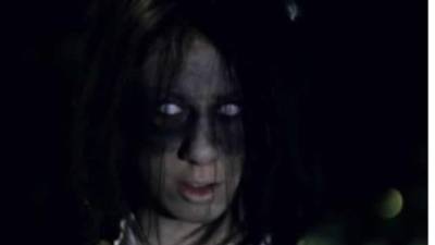 Una cámara escondida capta la reacción de varios transeúntes que son víctimas de una tenebrosa broma donde les aparece la 'hija del demonio'. Foto YouTube