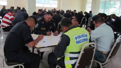 Los policías citados salieron reprobados en las pruebas de confianza que le practicó la DIECP.
