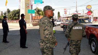 Desde hace varios días, militares se han unido a los patrullajes de la Policía.