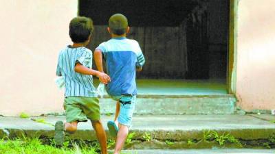 Los menores en un centro de albergue.