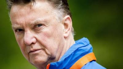El Manchester United confirmó hoy la contratación del actual seleccionador de Holanda, Louis Van Gaal, como entrenador para los próximas tres temporadas.