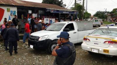 El cuerpo sin del guardia de una empresa privada quedo dentro del vehículo. Foto de archivo.