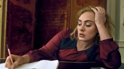 Adele confiesa a su público los sentimientos encontrados que le generan los grandes espectáculos en directo.