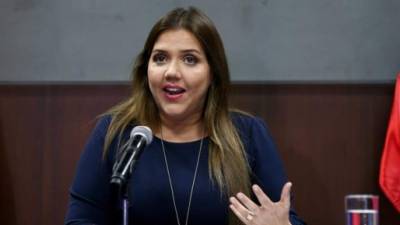 María Alejandra Vicuña presentó este martes su renuncia a la vicepresidencia de Ecuador./EFE.