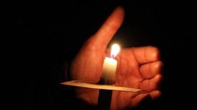 Miles de ciudades en todo el mundo apagaron anoche las luces.