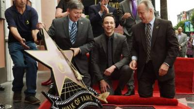 Jim Parsons en el Paseo de la Fama de Hollywood.