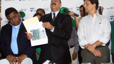 El diputado Augusto Cruz Asensio denunció a Libre ante el TSE.