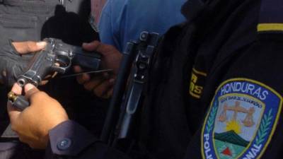 Hasta el momento, 68 oficiales de policía de los 164 investigados han sido despedidos, apunta TI para subrayar la importancia de que la comisión continúe con su labor. EFE/Archivo