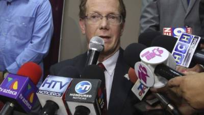 El embajador de Estados Unidos en Honduras, James Nealon, dijo que su país colabora con Honduras en la redacción del proyecto de Ley de la Policía hondureña.