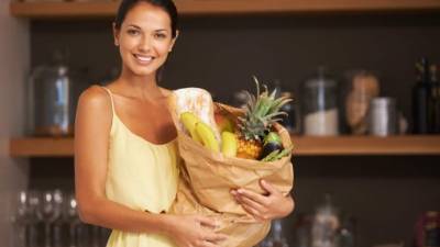 Mantenga una alimentación balanceada que incluya todos los grupos de alimentos.