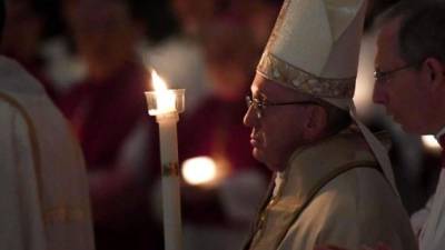 El papa Francisco oficia una misa en San Pedro en el Vaticano. EFE/Archivo