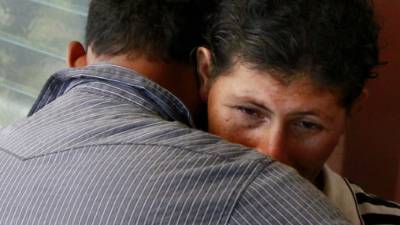 En ese momento las palabras no fueron necesarias, se abrazaron y lloraron después de tantos años de sufrimiento.