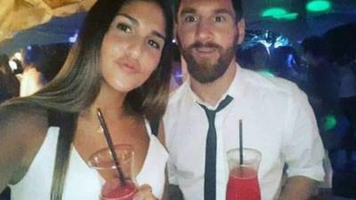 Lionel Messi disfruta el fin de año en su natal Rosario en Argentina en donde se le ha visto disfrutando en diferentes lugares.